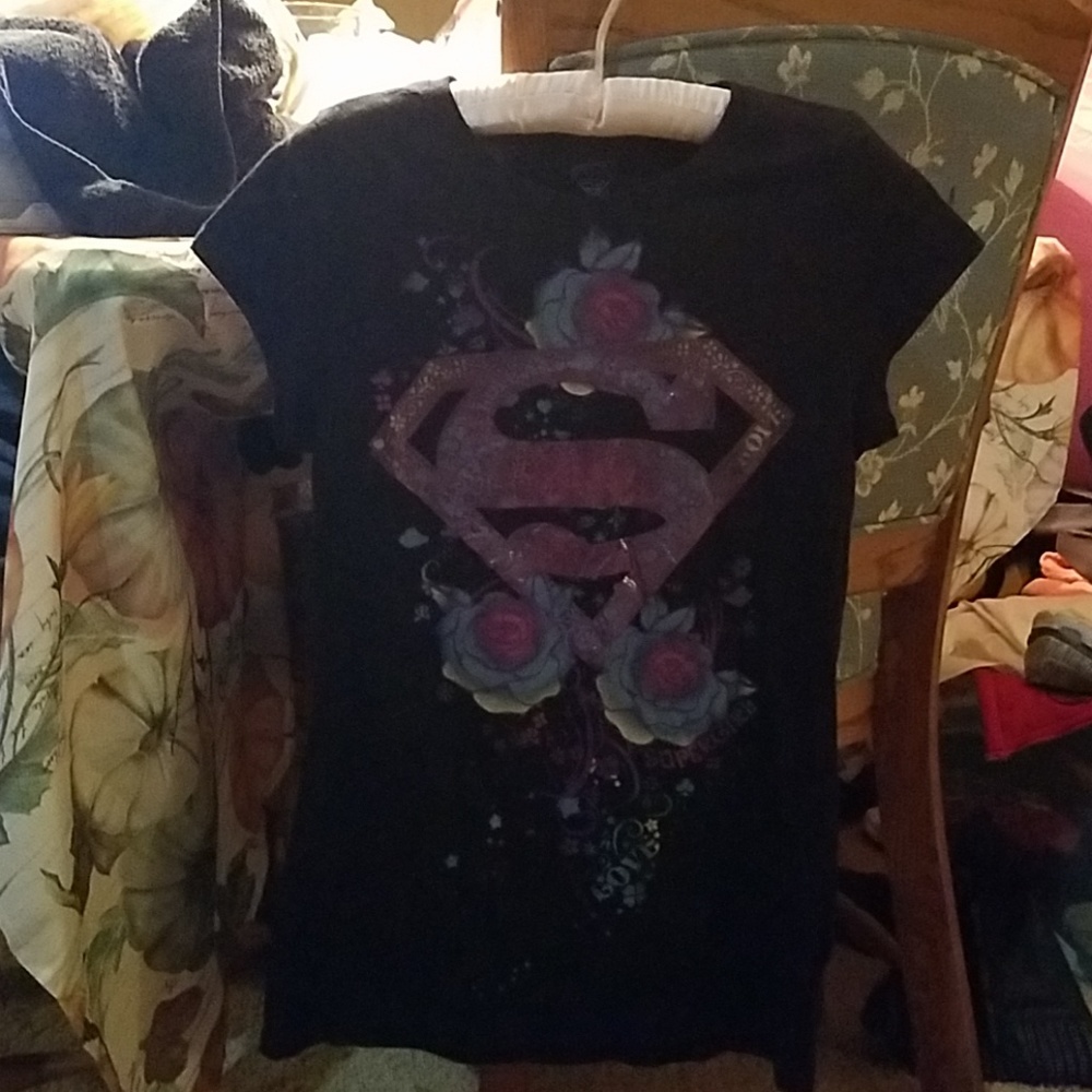 Hardly worn cute tee shirt